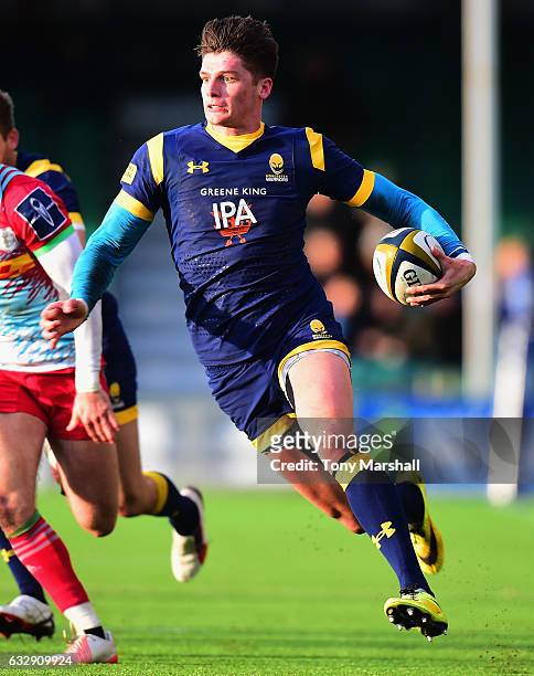 Ben Howard of Worcester Warriors charges forward during the Anglo-Welsh Cup match between Worcester Warriors and Harlequins at Sixways Stadium on...