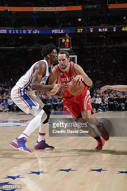 Ryan Anderson of the Houston Rockets drives to the basket against the Philadelphia 76ers at Wells Fargo Center on January 27, 2017 in Philadelphia,...