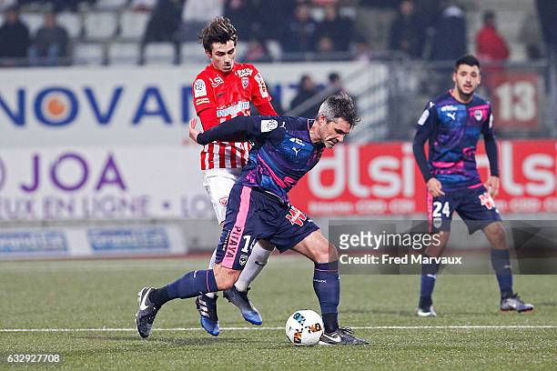 Vincent Marchetti of Nancy and Jeremy Toulalan of Bordeaux during the French Ligue 1 match between Nancy and Bordeaux Stade Marcel Picot on January...
