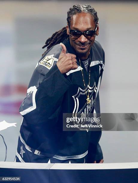 Rapper Snoop Dogg introduces the start of the 2017 Coors Light NHL All-Star Skills Competition at Staples Center on January 28, 2017 in Los Angeles,...