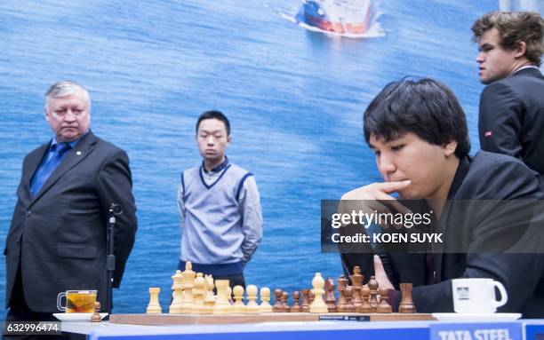Azerbaijan's former world chess champion and grandmaster Anatoli Karpov and Norwegian grand master and current world champion chess player Magnus...