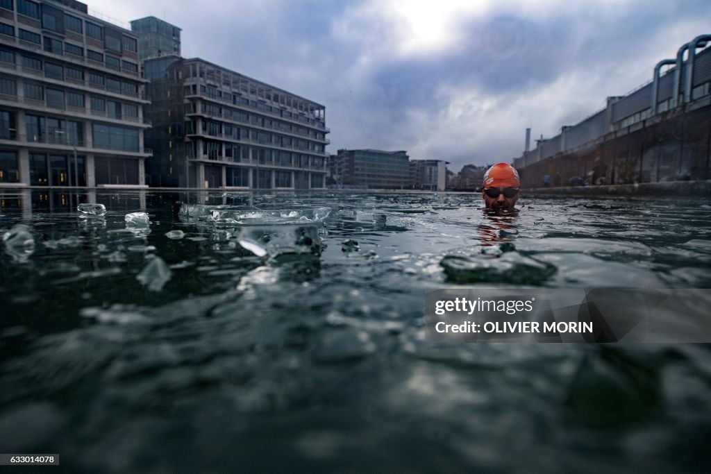 TOPSHOT-SWIMMING-ICE-FRA-FEATURE