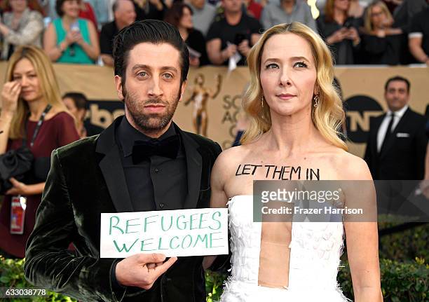 Actors Simon Helberg and Jocelyn Towne attend The 23rd Annual Screen Actors Guild Awards at The Shrine Auditorium on January 29, 2017 in Los Angeles,...