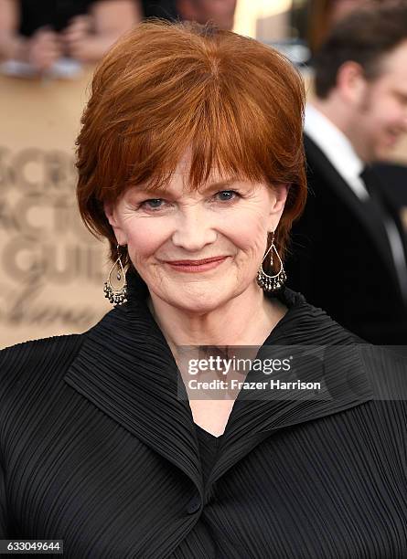 7,354 Blair Brown Photos & High Res Pictures - Getty Images