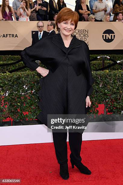 7,354 Blair Brown Photos & High Res Pictures - Getty Images