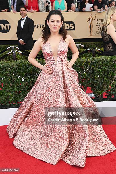 Actor Yael Stone attends the 23rd Annual Screen Actors Guild Awards at The Shrine Expo Hall on January 29, 2017 in Los Angeles, California.