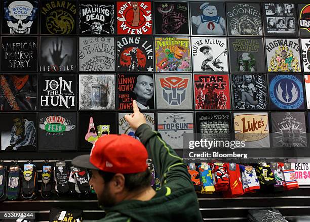 99 Hmv Canada Stock Photos, High-Res Pictures, and Images - Getty Images