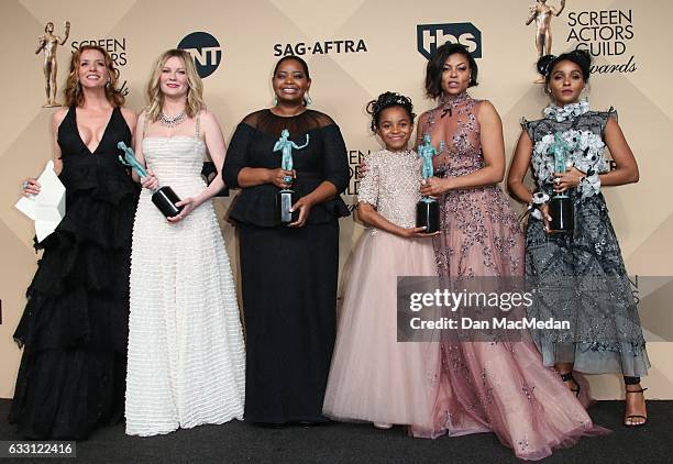 Kimberly Quinn, Kirsten Dunst, Octavia Spencer, Saniyya Sidney, Taraji P. Henson, Janelle Monae pose in the press room with their award for...