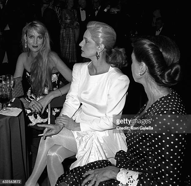 Jerry Hall 70& Photos and Premium High Res Pictures - Getty Images
