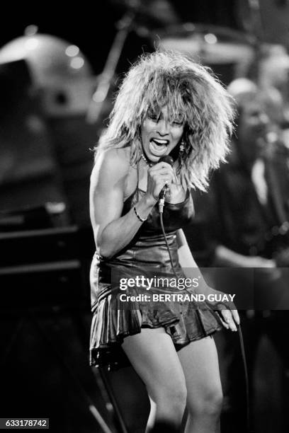 Singer Tina Turner performs on March 30, 1987 at the Palais Omnisports in Paris, during the first concert of her new tour, the first one in six years.