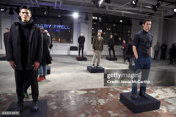 Prell Models 266 Zachary Prell Presentation Nyfw Mens Stock Photos, High-Res ...