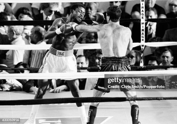 Boxer Azumah Nelson of Ghana in action against Jeff Fenech of Australia in Las Vegas on 28th June 1991. The bout ended in a draw on points.