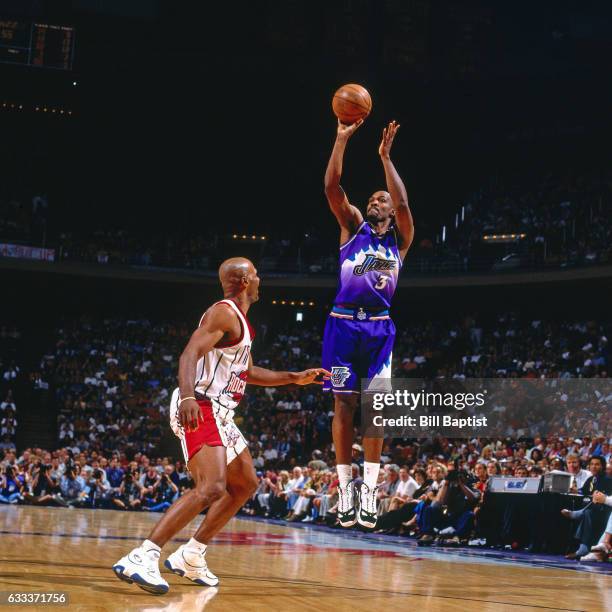 Russell Rockets Basketball Byron Russell Photos and Premium High Res Pictures - Getty Images
