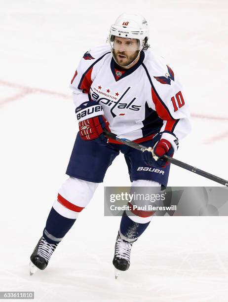 Mike Richards of the Washington Capitals plays in the game against the New Jersey Devils at the Prudential Center on February 6, 2016 in Newark, New...