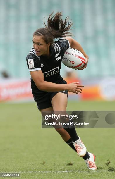 Ruby Tui of New Zealand runs the ball during the pool match between New Zealand and Papua New Guinea in the 2017 HSBC Sydney Sevens at Allianz...