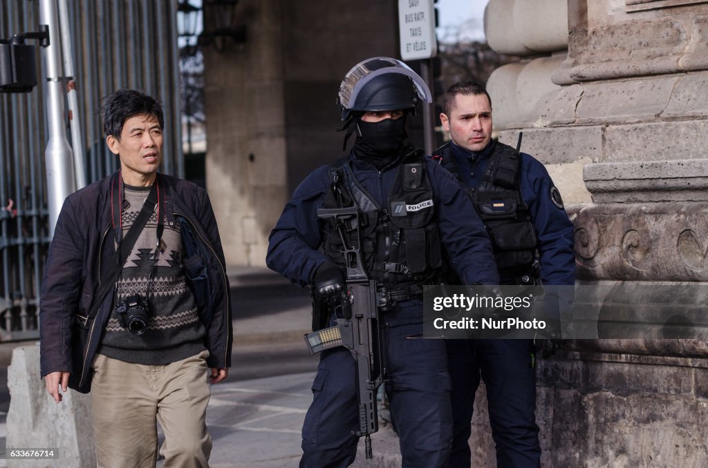 French Soldier Opened Fire On A Man With A Knife Near The Louvre Museum In Paris