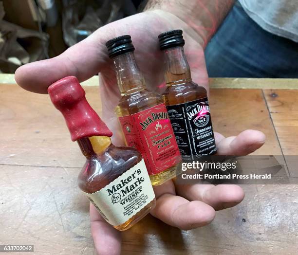 830 Bilder und Stockfotos zu Mini Alcohol Bottles