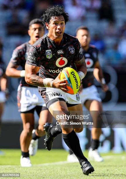 Ruben Wiki of the Warriors makes a break during the 2017 Auckland Nines match between the New Zealand Warriors and the Parramatta Eels at Eden Park...
