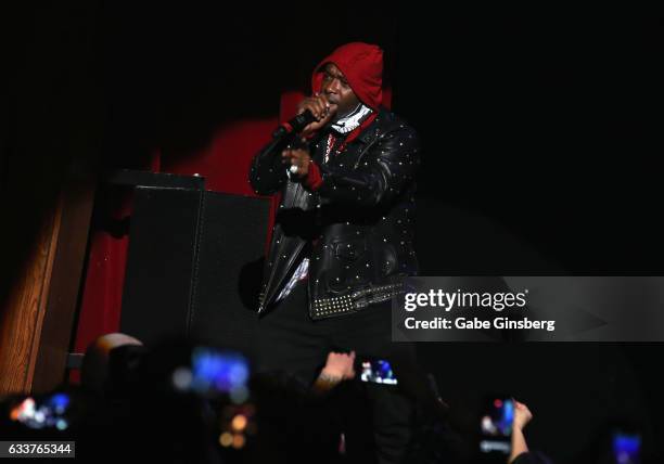 Love The 90s Tour At The Hard Rock In Las Vegas Photos and Premium High ...