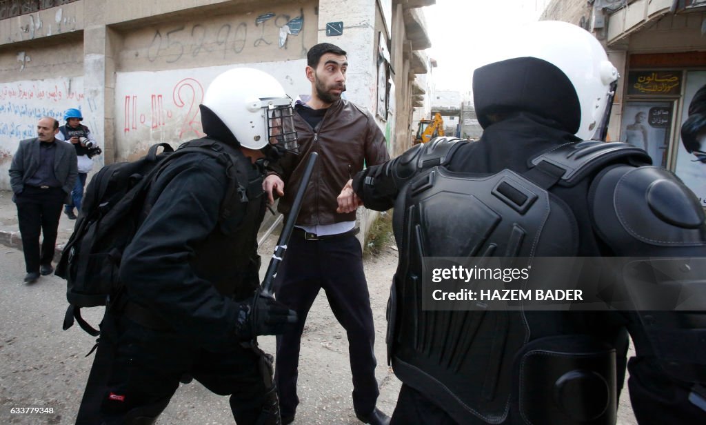 TOPSHOT-PALESTINIAN-RELIGION-DEMONSTRATION