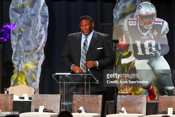 Hall of Famer Jackie Slater speaks to the audience after he receives the Bart Starr Award for his son New England Patriots wide receiver Matthew...