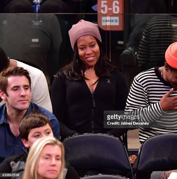 Regina King attends Cleveland Cavaliers Vs. New York Knicks game at Madison Square Garden on February 4, 2017 in New York City.
