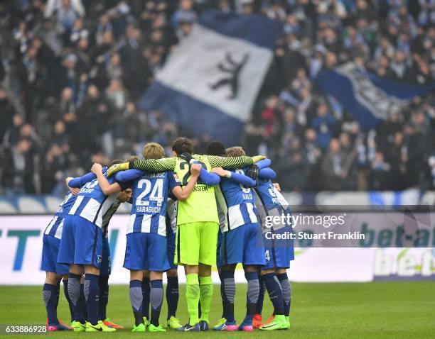 The players of Berlin group together during the Bundesliga match between Hertha BSC and FC Ingolstadt 04 at Olympiastadion on February 4, 2017 in...