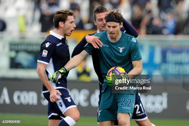 Federico Marchetti of SS Lazio during the Serie A match between Pescara Calcio and SS Lazio at Adriatico Stadium on February 5, 2017 in Pescara,...