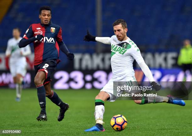 Andrade Dos Santos Edenilson of Genoa and Antonino Ragusa of Sassuolo during the Serie A match between Genoa CFC and US Sassuolo at Stadio Luigi...