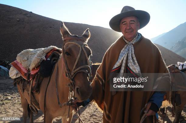 An expeditionary poses at the Tringeras de Soler refuge, in the framework of the bicentenary of Cruce de los Andes 2017, in the province of San Juan,...