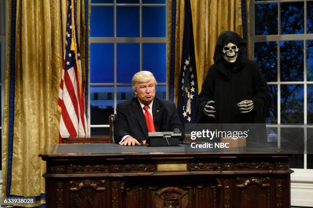 Kristen Stewart" Episode 1717 -- Pictured: Alec Baldwin as President Donald J. Trump, Mikey Day as advisor Steve Bannon during the Oval Office Cold...