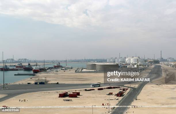 Las Raffan 73 Ras Laffan Industrial City Stock Photos, High-Res Pictures, and ...