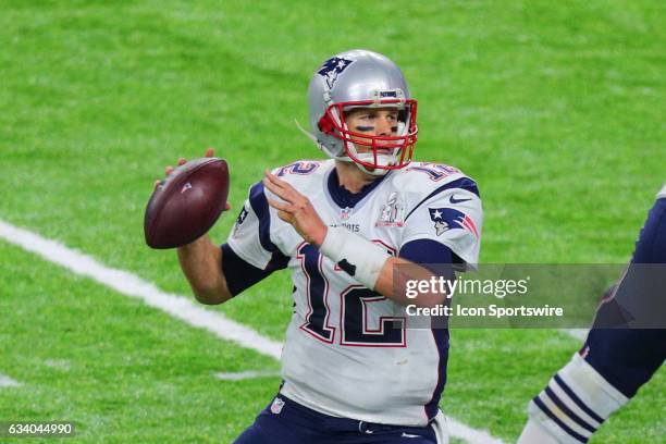 New England Patriots quarterback Tom Brady back to pass during the first half of Super Bowl LI on February 5 at NRG Stadium in Houston, TX. )