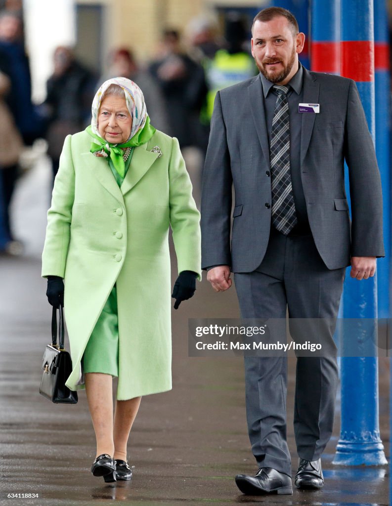 Queen Leaves Kings Lynn Station