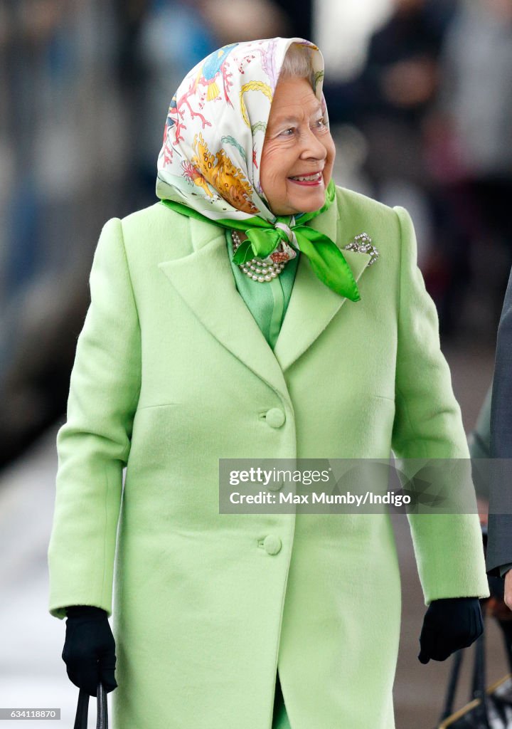 Queen Leaves Kings Lynn Station