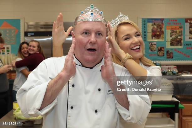 Chef Kevin Riley 384 Crown Cookies Stock Photos, High-Res Pictures, and Images - Getty ...