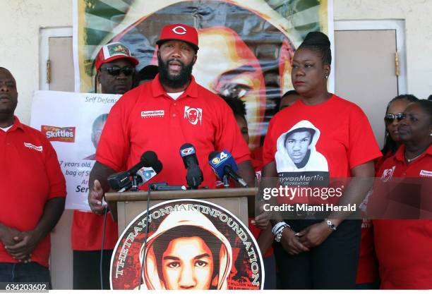 Sybrina Fulton and Tracy Martin, mother and father of Trayvon Martin, meet with the press in 2015.