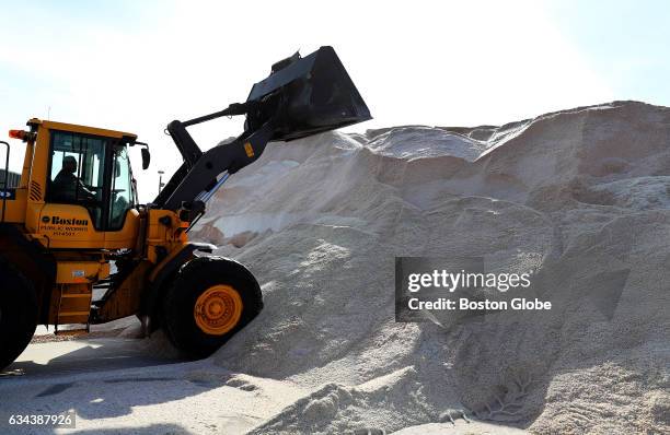 Salt Front Loader Frontage Road Photos and Premium High Res Pictures - Getty Images