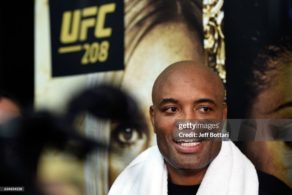 UFC 208: Open Workouts