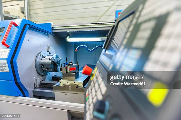 Toolmaking Milling Machine For Toolmaking High-Res Stock Photo - Getty Images