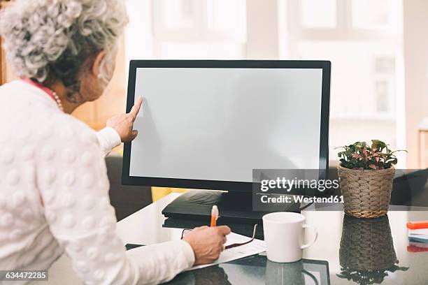 Older Person On Computer Screen Photos and Premium High Res Pictures ...