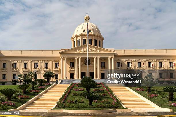 dominican republic, santo domingo, national palace - präsidentenpalast stock-fotos und bilder