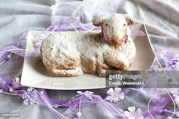 easter lamb on plate - easter lamb stock pictures, royalty-free photos & images