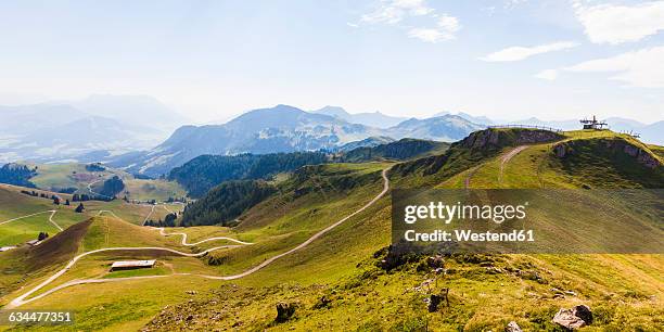 austria, tyrol, kitzbuehel, landscape at kitzbuehel horn - wilder kaiser stock-fotos und bilder
