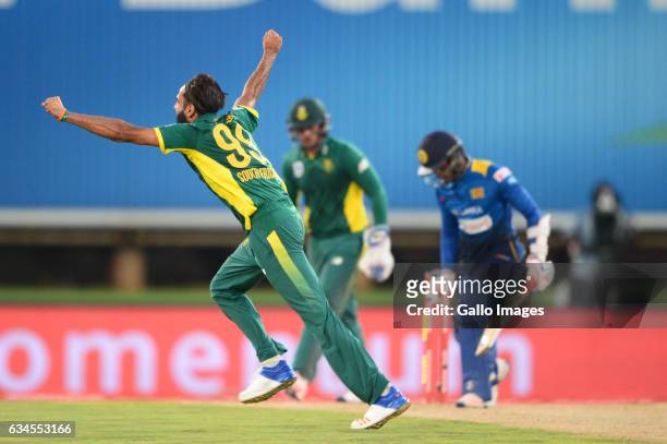 Imran Tahir of the Proteas celebrates the wicket of Dhananjaya de Silva of Sri Lanka during the 5th ODI between South Africa and Sri Lanka at...