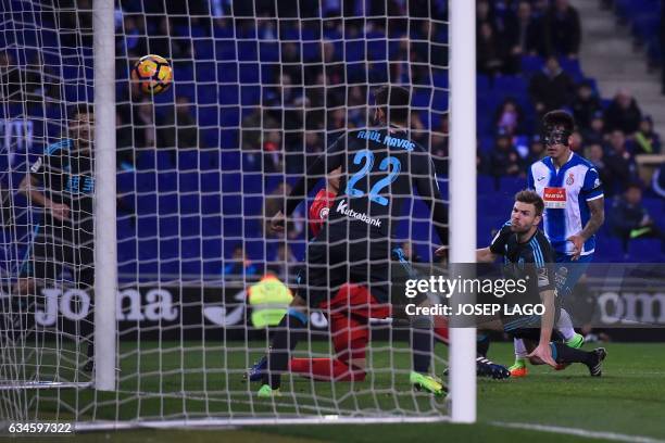 Espanyol's Paraguayan midfielder Hernan Perez scores during the Spanish league football match RCD Espanyol vs Real Sociedad at the RCDE Stadium in...