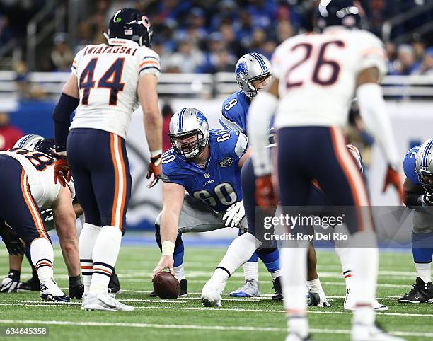 Graham Glasgow of the Detroit Lions gets set to snap the ball in the fourth quarter against the Chicago Bears at Ford Field on December 11, 2016 in...