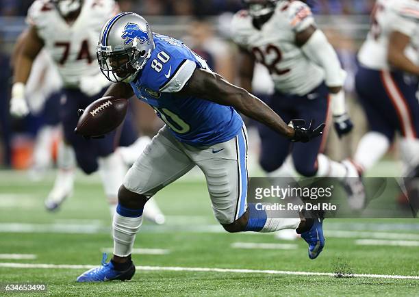 Anquan Boldin of the Detroit Lions runs with the ball after a catch against the Chicago Bears in the fourth quarter at Ford Field on December 11,...
