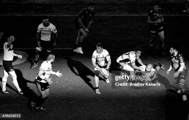 Thomas Staniforth of the Brumbies passes the ball during the Rugby Global Tens match between the Brumbies and Toulon at Suncorp Stadium on February...