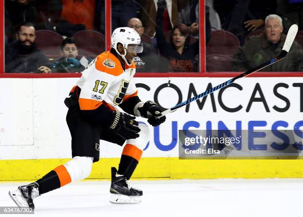 Wayne Simmonds of the Philadelphia Flyers celebrates his game winning goal in overtime against the San Jose Sharks on February 11, 2017 at Wells...